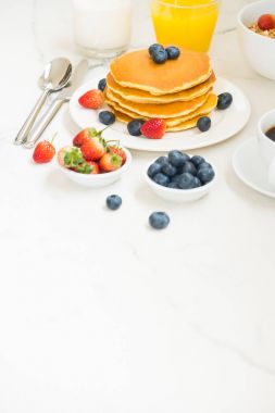 Sağlıklı kahvaltı seti