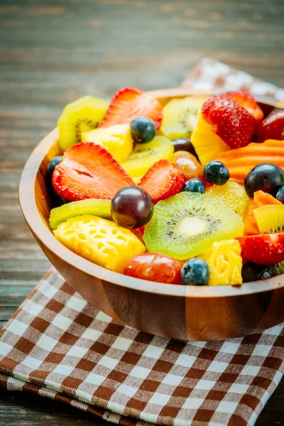 Frutas Mixtas Variadas Con Uva Fresa Kiwi Otras Tazón Sobre — Foto de Stock