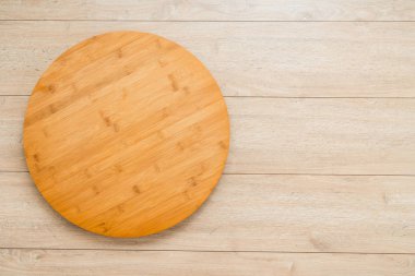 Kopya alanı ile ahşap arka plan ağaç kesme tahtasında