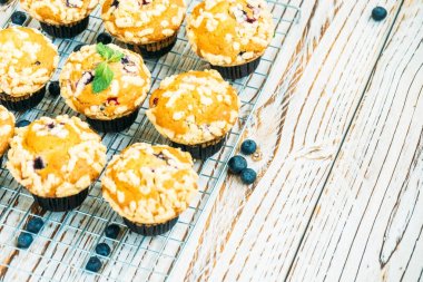 Böğürtlenli kek - filtre işleme ile şekerli tatlı