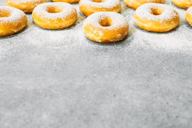 Şekerli tatlı birçok çörek ile