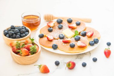 Sağlıklı kahvaltı seti