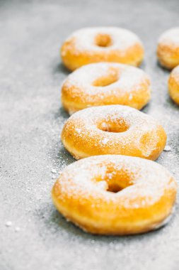 Şekerli tatlı birçok çörek ile