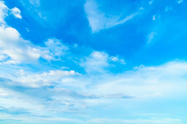 Nuvem Branca Bonita Fundo Céu Azul — Fotografia de Stock