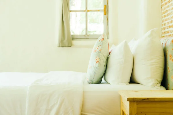 Pernă Confortabilă Decorarea Patului Interiorul Dormitorului — Fotografie, imagine de stoc