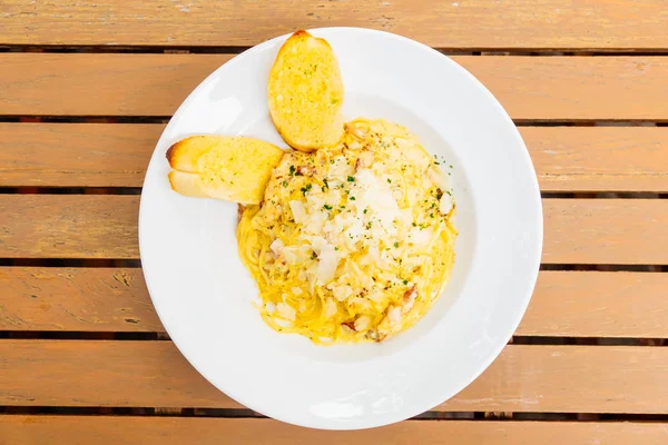 Spagetti Eller Pasta Carbonara Vit Platta Italiensk Mat Stil — Stockfoto