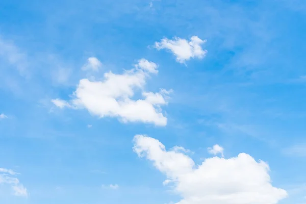 Vackra Vita Moln Blå Himmel Bakgrund — Stockfoto