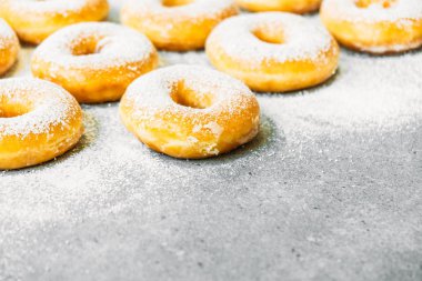 Şekerli tatlı şeker buzlanma ile-üst birçok çörek ile sağlıksız gıda tarzı