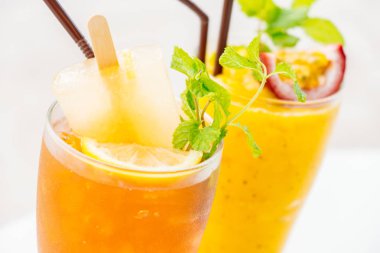 Buzlu meyve suyu kokteyl cam - Vintage filtresi içme