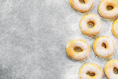 Şekerli tatlı şeker buzlanma ile-üst birçok çörek ile sağlıksız gıda tarzı