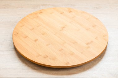 Kopya alanı ile ahşap arka plan ağaç kesme tahtasında