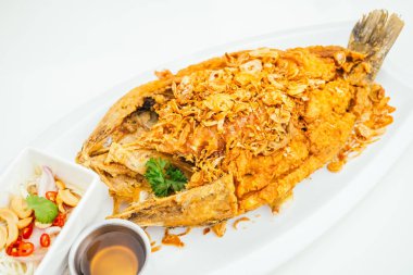 Kızarmış levrek et Balık sos - Tay gıda tarzı ile