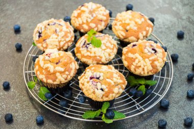 Böğürtlenli kek - filtre işleme ile şekerli tatlı