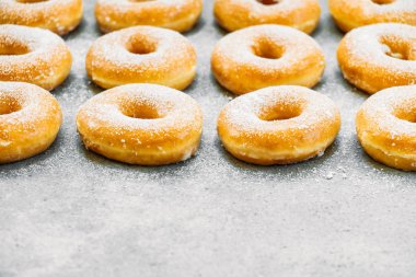 Şekerli tatlı şeker buzlanma ile-üst birçok çörek ile sağlıksız gıda tarzı