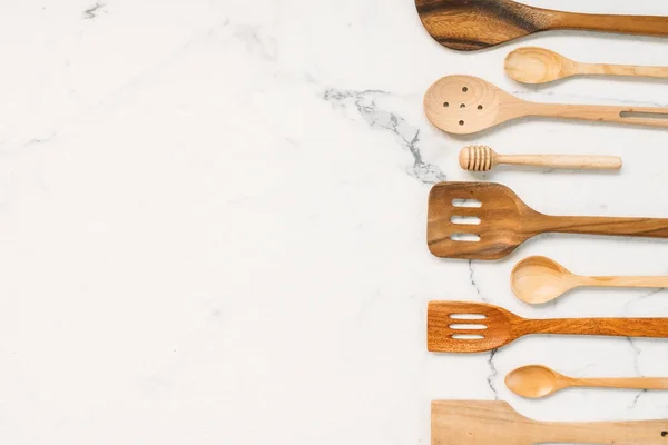 Utensilios Cocina Con Espacio Copia Sobre Fondo Piedra Mármol Blanco —  Fotos de Stock