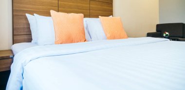 Yatakta rahat yastık