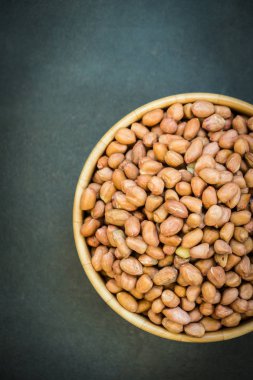 Tahta kasede yer fıstığı