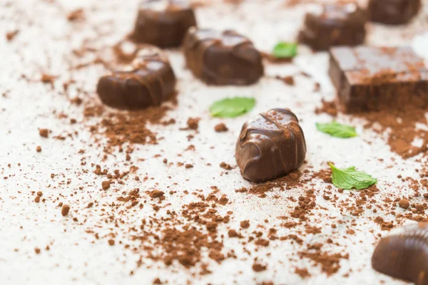 Postre dulce con chocolate negro —  Fotos de Stock