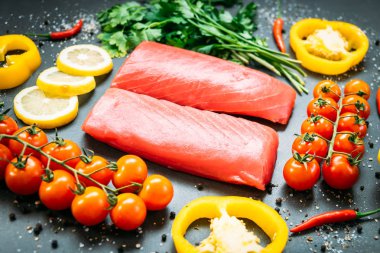 Ham ton balığı filetosu et