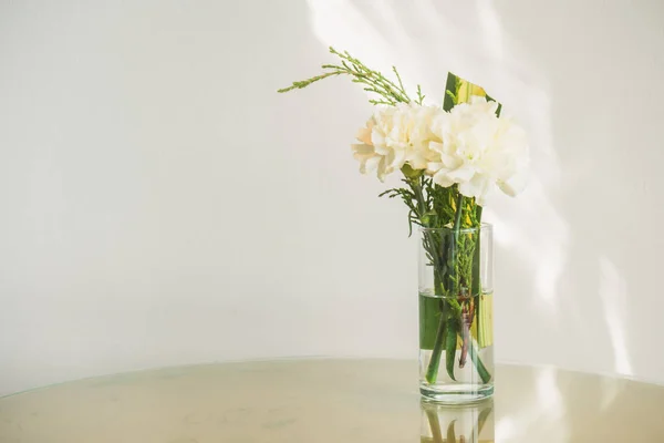 Vase flower — Stock Photo, Image