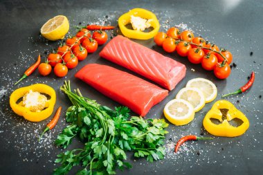 Ham ton balığı filetosu et