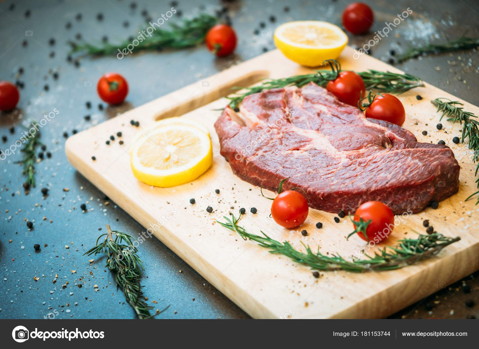 изысканное новогоднее блюдо. новогодние горячие блюда. гордон рамзи веллингтон. новогодние блюда с быком. буженина новогодняя.