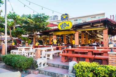 Pattaya, Tayland Jan 19 2018 Poo kalem deniz ürünleri Restoran Pat içinde