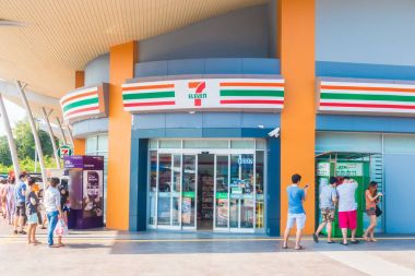 Nonthaburi, Tayland Jan 20 2018 7-11, kolaylık mağaza ve mağaza var Tayland franchies bir sürü