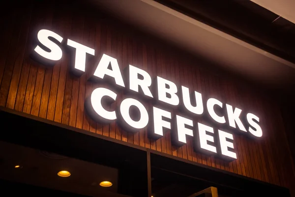 Pattaya, Tayland Jan 19 2018 Starbucks imzalamak ve Starbuck depolamak — Stok fotoğraf