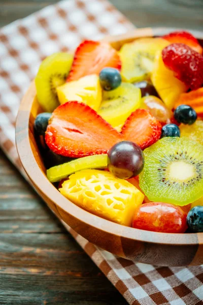 Frutas Mixtas Variadas Con Uva Fresa Kiwi Otras Tazón Sobre — Foto de Stock