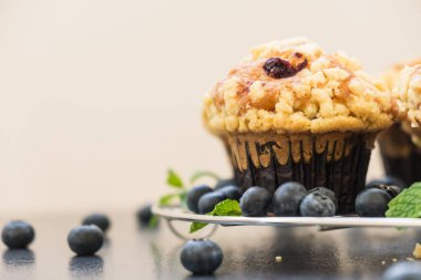 Böğürtlenli kek - filtre işleme ile şekerli tatlı