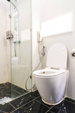 Beyaz tuvalet kase koltuk dekorasyon banyo iç