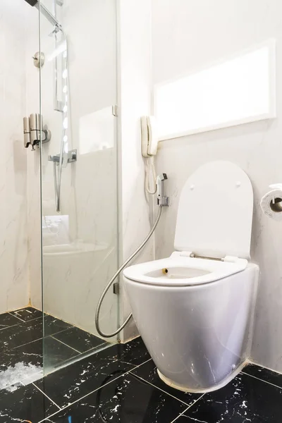 Weiße Toilettenschüssel Sitzdekoration Badezimmer Innenraum — Stockfoto