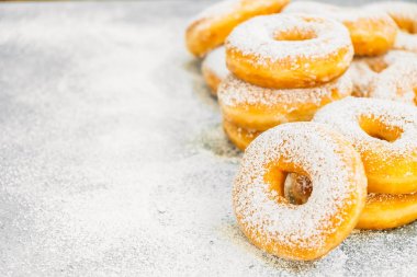 Şekerli tatlı birçok çörek ile