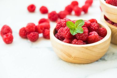 Kırmızı ahududu meyve