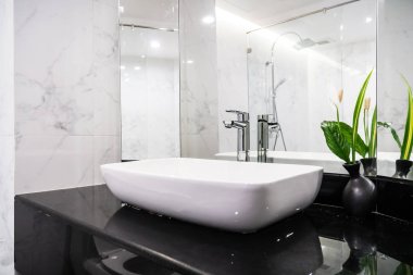 Lavabo musluğu