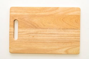 Kahverengi ahşap kesme tahtası