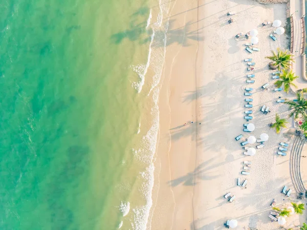 Plaj ve deniz havadan görünümü — Stok fotoğraf