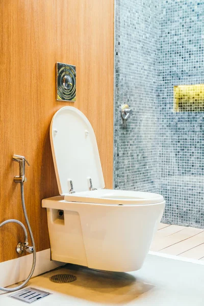 Weißer Toilettenschüsselsitz — Stockfoto