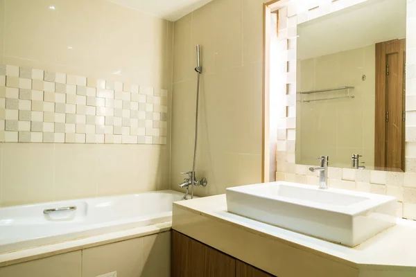 White sink and faucet decoration in bathroom — Stock Photo, Image