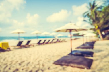 Soyut bulanıklık güzel bir plaj ve deniz defocused