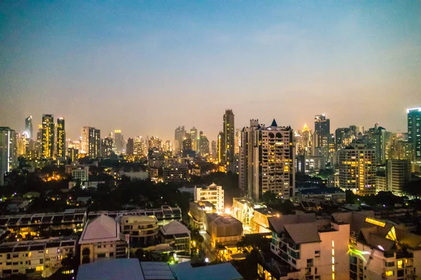 De skyline van de stad van Bangkok — Stockfoto