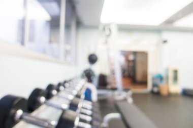 Soyut bulanıklık ve ufuk spor fitness ekipmanları spor salonunda Inter