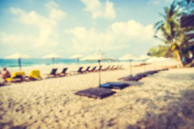 Soyut bulanıklık güzel bir plaj ve deniz defocused