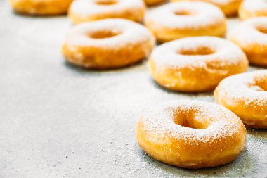 Şekerli tatlı birçok çörek ile