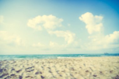 Soyut bulanıklık güzel bir plaj ve deniz defocused