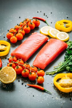 Ham ton balığı filetosu et