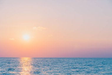 Denizle gün batımı