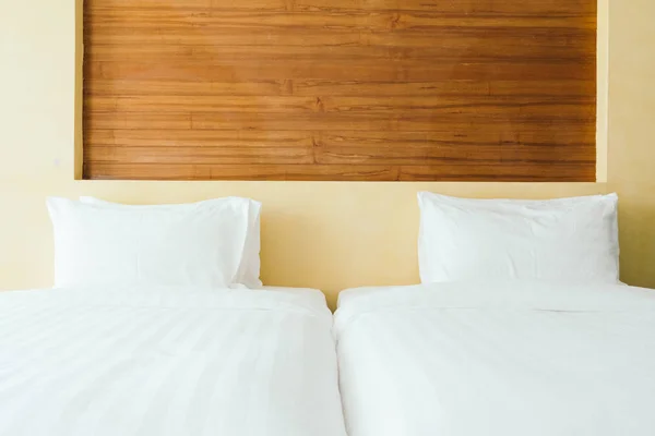 White pillow on bed — Stock Photo, Image