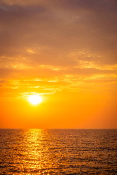 Krásný Západ Slunce Pláži Moři Ročník Filtr — Stock fotografie